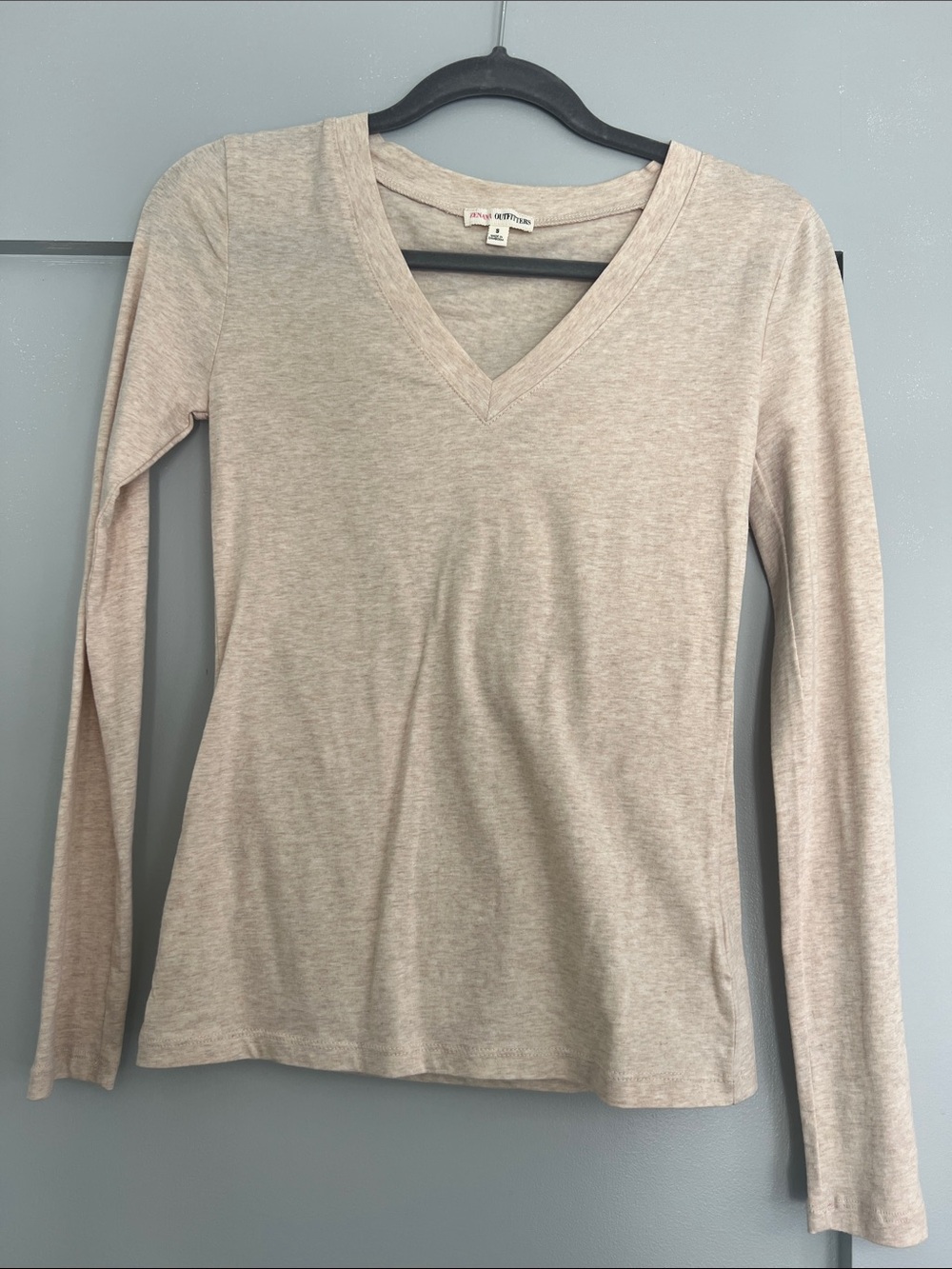 Zenana Outfitters Long Sleeve V-Neck Top - Light Heather Beige
